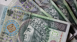 Złoty umocnił się do euro i osłabił wobec dolara i franka