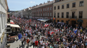 Opozycyjny marsz przeszedł ulicami Warszawy