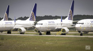 Prezes United Airlines ostrzega: lepiej unikać przewoźników latających nad Rosją