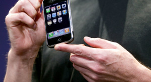 Unikatowy stary model iPhone'a sprzedany za astronomiczne pieniądze. "To Święty Graal wśród telefonów"
