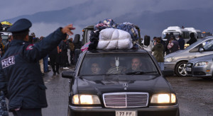 Exodus Ormian z Górskiego Karabachu. Tysiące aut na granicy