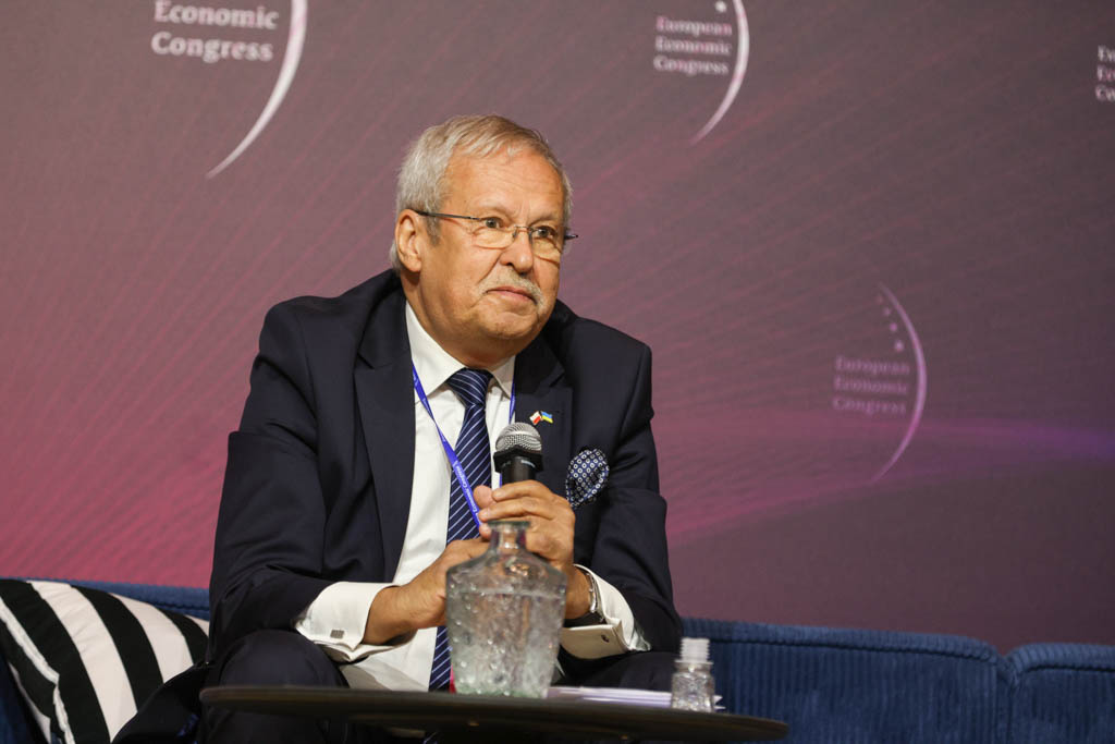 Janusz Steinhoff, były wicepremier i minister gospodarki (fot. PTWP)