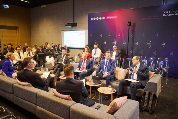 XVI Europejski Kongres Gospodarczy. Finanse publiczne