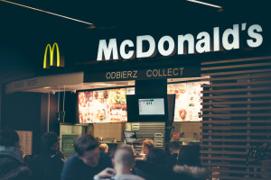 Ponad 40 zmian w przepisach. Klienci McDonald's muszą być na nie gotowi