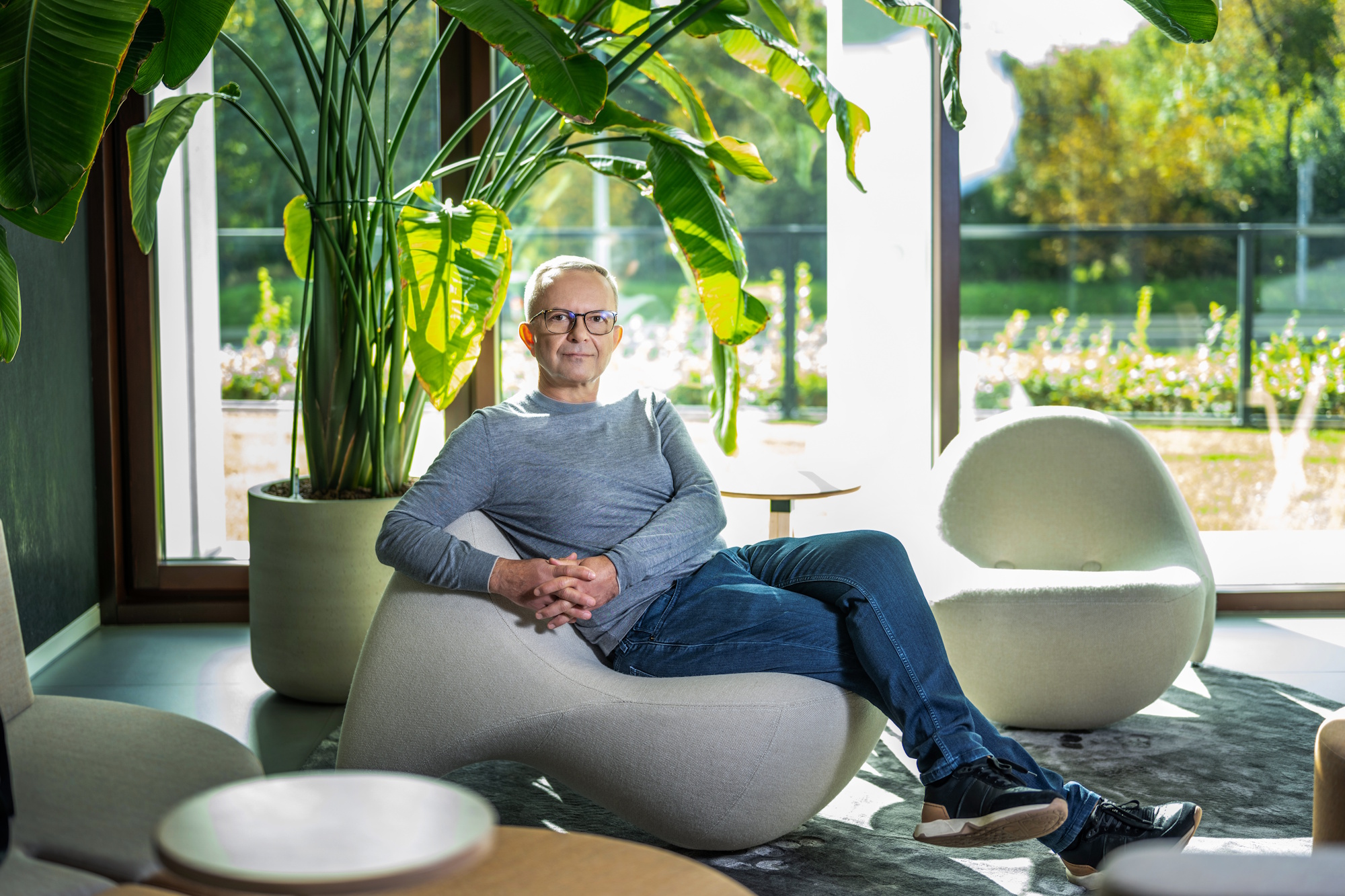 Adam Krzanowski, to współzałożyciel i prezes Nowego Stylu, polskiego potentata branży meblarskiej (fot. mat. pras. Nowy Styl/Tomasz Gotfryd)