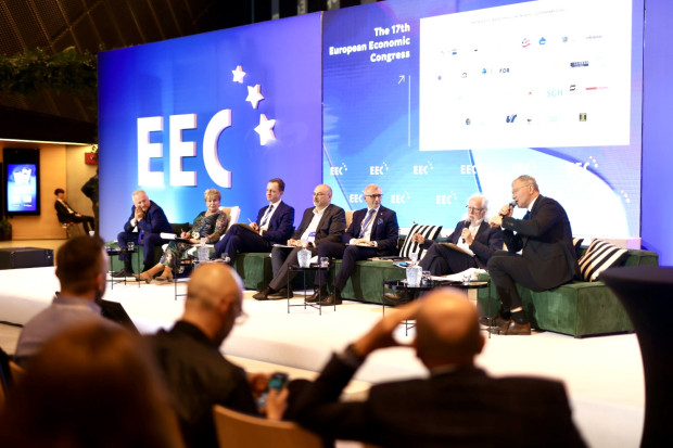 "Jest wola polityczna i administracyjna". Będą deregulacje. Ważna deklaracja na EEC 2025