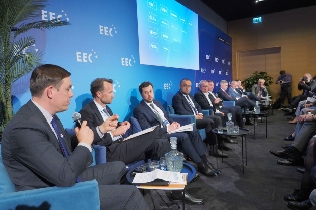 Czy europejska pomoc Ukrainie jest na miarę potrzeb i możliwości?
