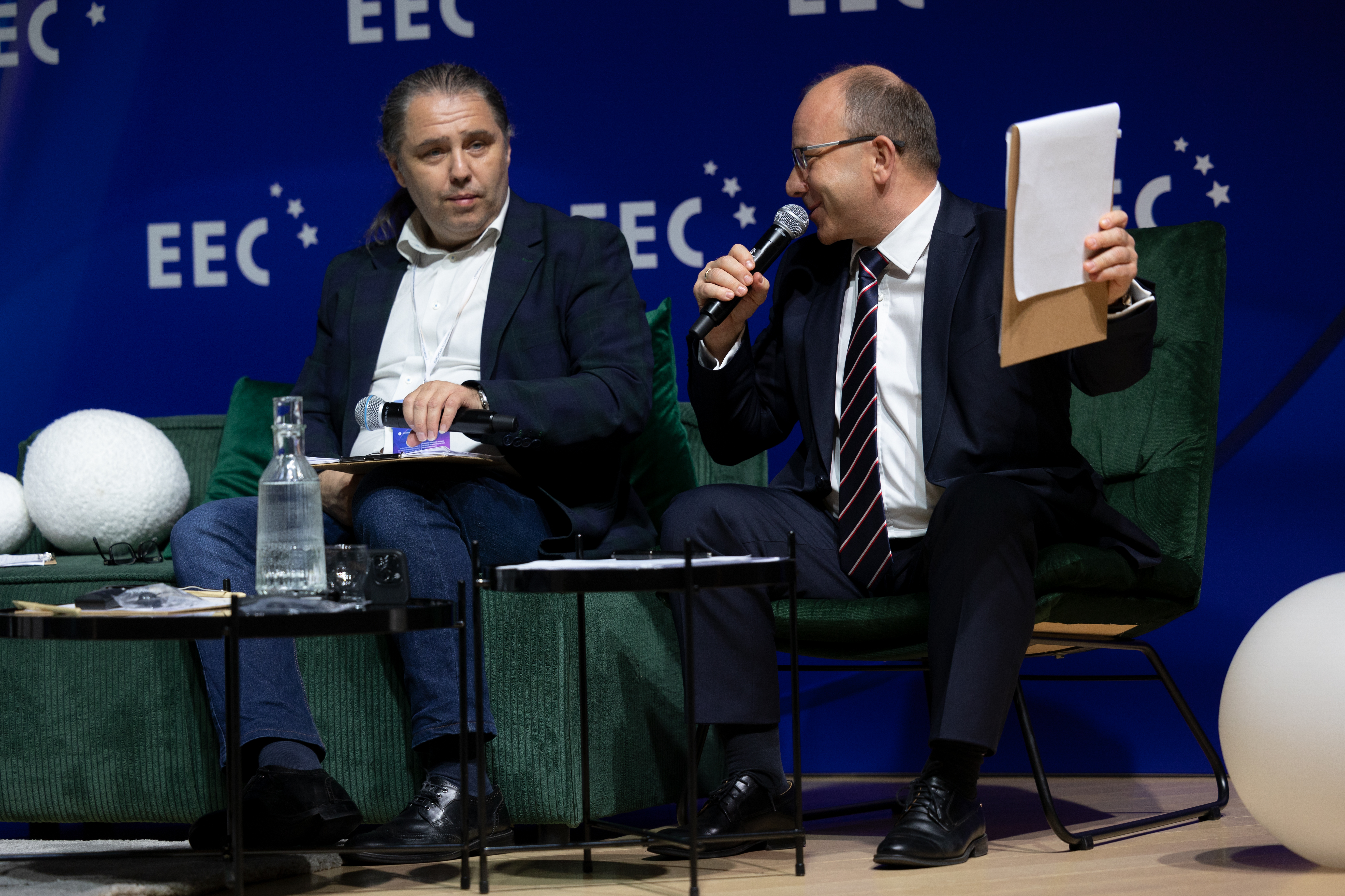 Od lewej: Dariusz Ciepiela, dziennikarz WNP.PL, oraz Marek Kulesa, dyrektor biura Towarzystwa Obrotu Energią (Fot. PTWP)