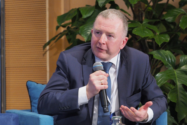 Mateusz Gniazdowski, Studium Europy Wschodniej, Uniwersytet Warszawski, prezes zarządu, Fundacja Polsko-Czeskie Towarzystwo Lotnicze (PCAA), były ambasador w Republice Czeskiej 