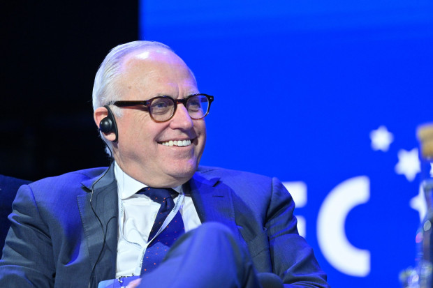 Kenneth Campbell, prezes zarządu, Play (Grupa iliad) 