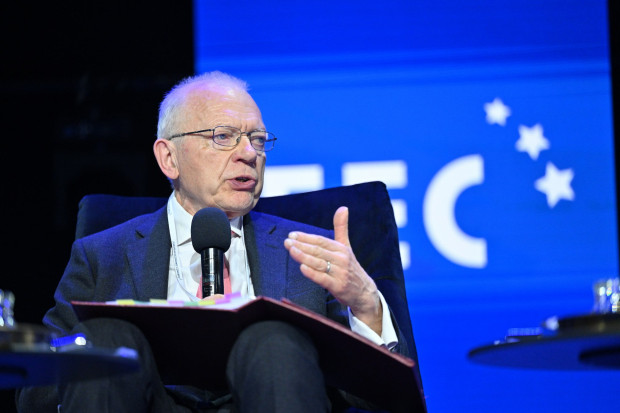 Rt Hon Lord Hunt, minister stanu ds. bezpieczeństwa energetycznego i neutralności klimatycznej, Wielka Brytania 