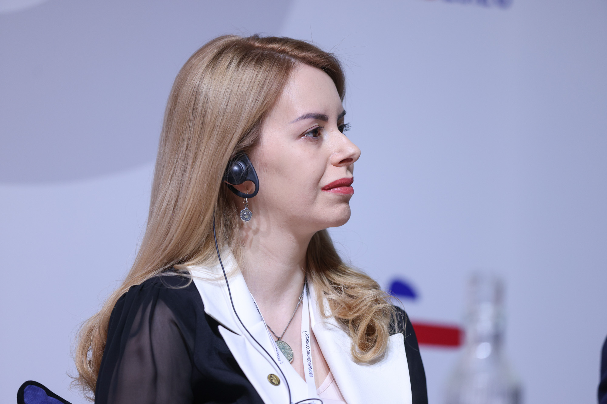 Ionela Cuciureanu, Beraterin für internationale Beziehungen des rumänischen Energieministers. Foto. PTWP