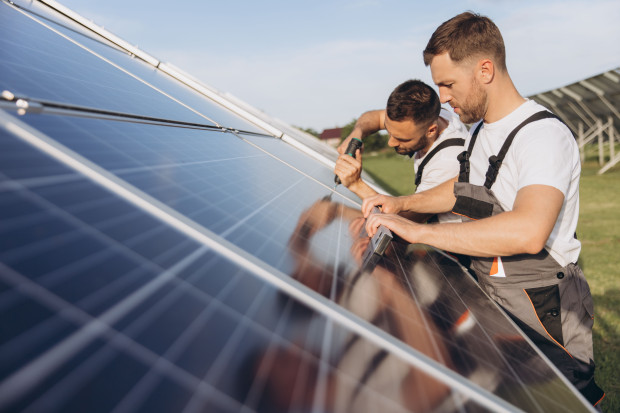 Leasing napędzi transformację energetyki. Potrzebne są jednak liczne zmiany
