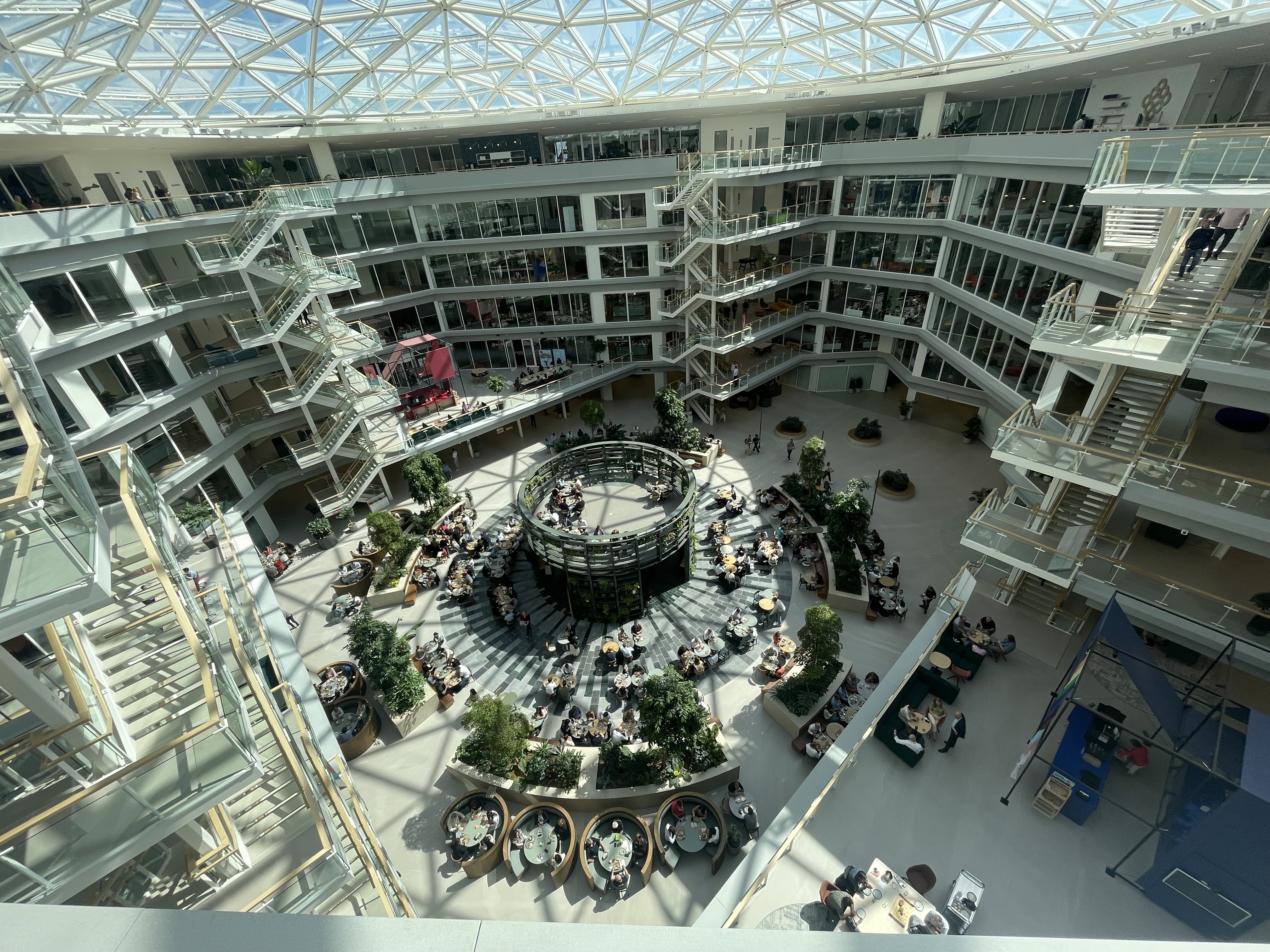 Das EDGE Amsterdam West-Gebäude mit den Büros von Sygnify könnte ein Modell für Energieeffizienz sein. Foto. Piotr Myszor