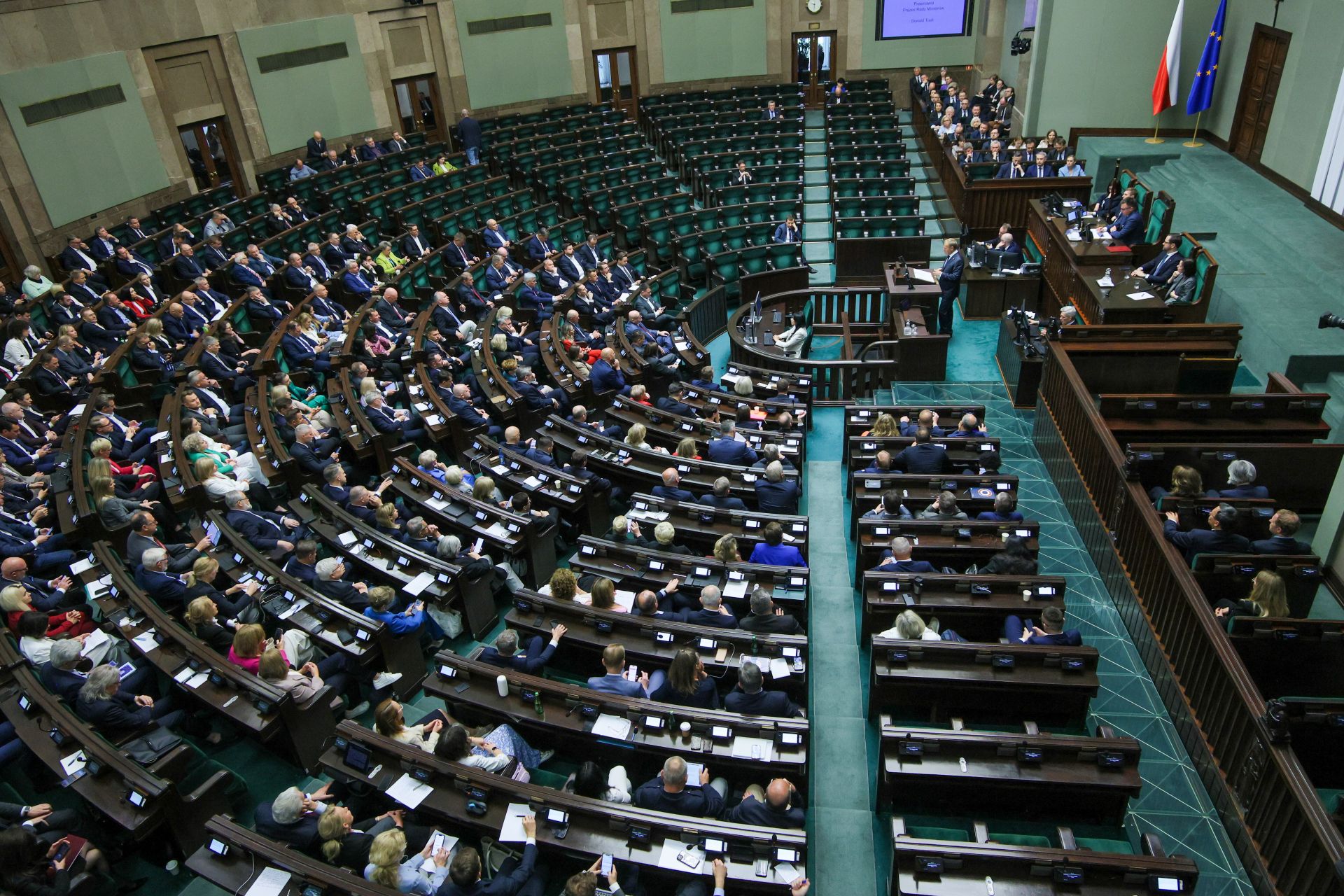 O Primeiro-Ministro Tusk apresentou uma moção de voto de confiança ao governo no Sejm. Foto: PAP//Rafał Guz