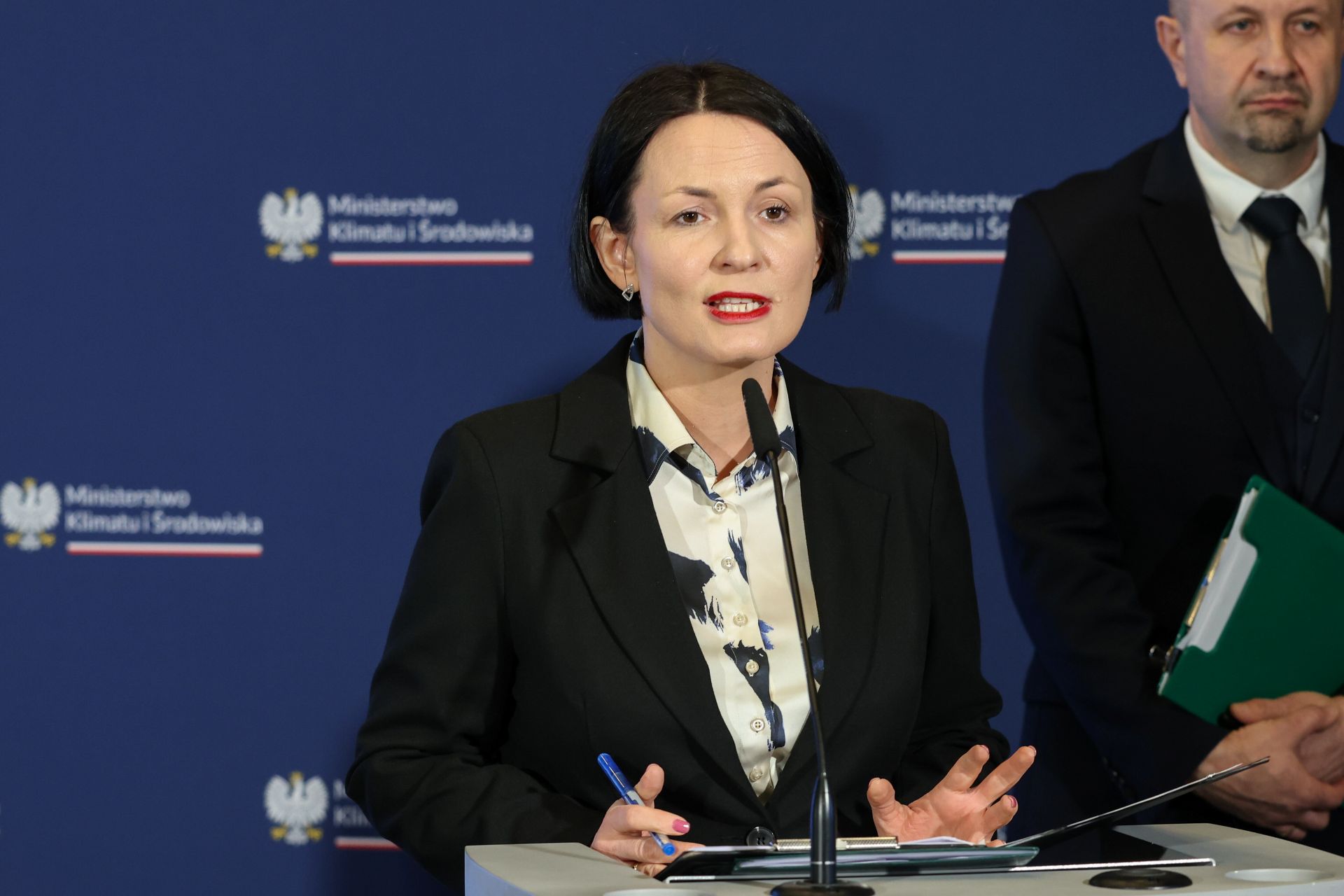 Au total, depuis le lancement du programme en septembre 2018, plus d'un million de demandes pour plus de 38,8 milliards de PLN ont été soumises, près de 912 000 contrats pour 32 milliards de PLN ont été signés et plus de 717 000 subventions pour un total de 16,7 milliards de PLN ont été décaissées. PAP/Albert Zawada