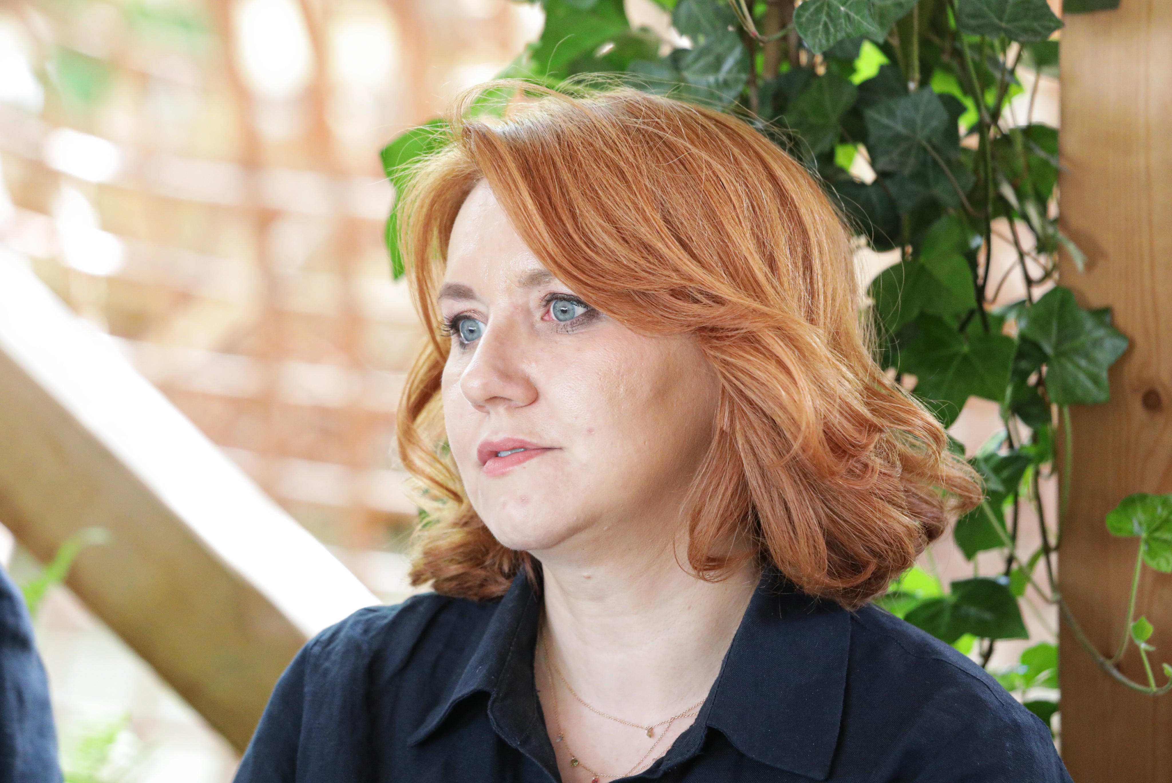 Sylwia Czubkowska è una giornalista tecnologica e co-conduttrice del podcast Techstorie. Foto: PAP/Tomasz Gzell