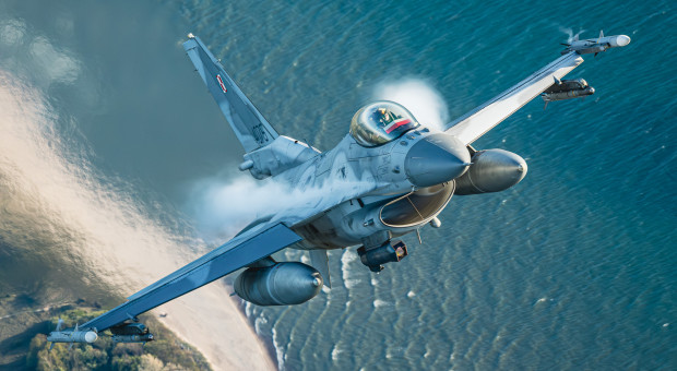 Wielkie pożyczki na wzmocnienie wojska. W tle modernizacja polskich F-16