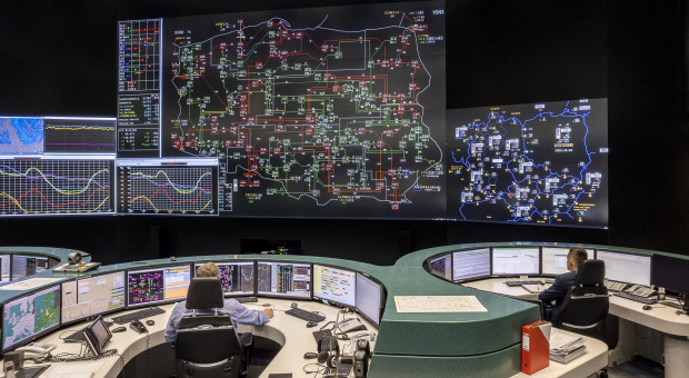 Koszty wielkiej reformy wypływają na wierzch. Coraz wyraźniej widać je na rachunkach za prąd