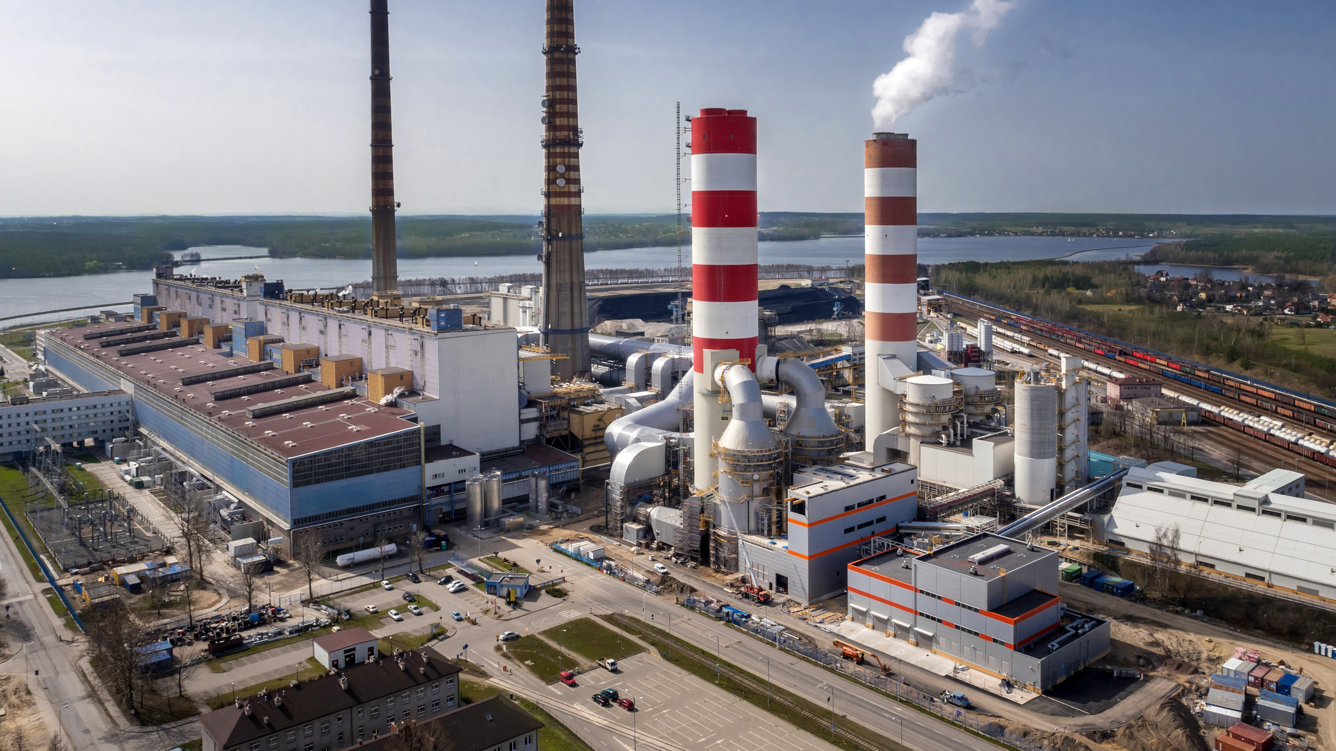 PGE ha fatto un cenno alle imprese edili e alle organizzazioni industriali nazionali escludendo gli appaltatori dei cosiddetti Paesi terzi dalla gara d'appalto per la progettazione e la costruzione di una centrale elettrica a gas per carichi di punta a Rybnik. Foto: Materiali stampa PGE