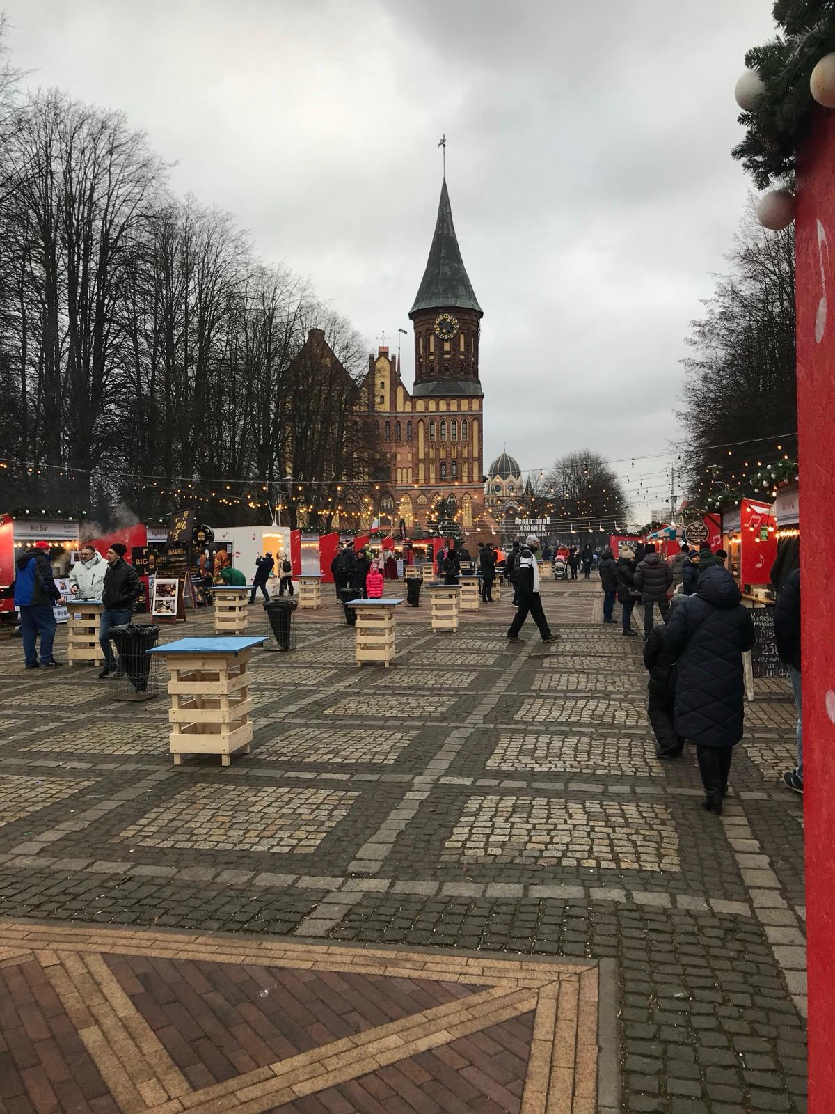 The cathedral park in Königsberg in full... tourist season (Photo by K. Szczepanik)