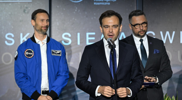 Minister Domański z kosmicznymi nadziejami. A na Ziemi? MNiSW alarmuje, na co zabraknie pieniędzy