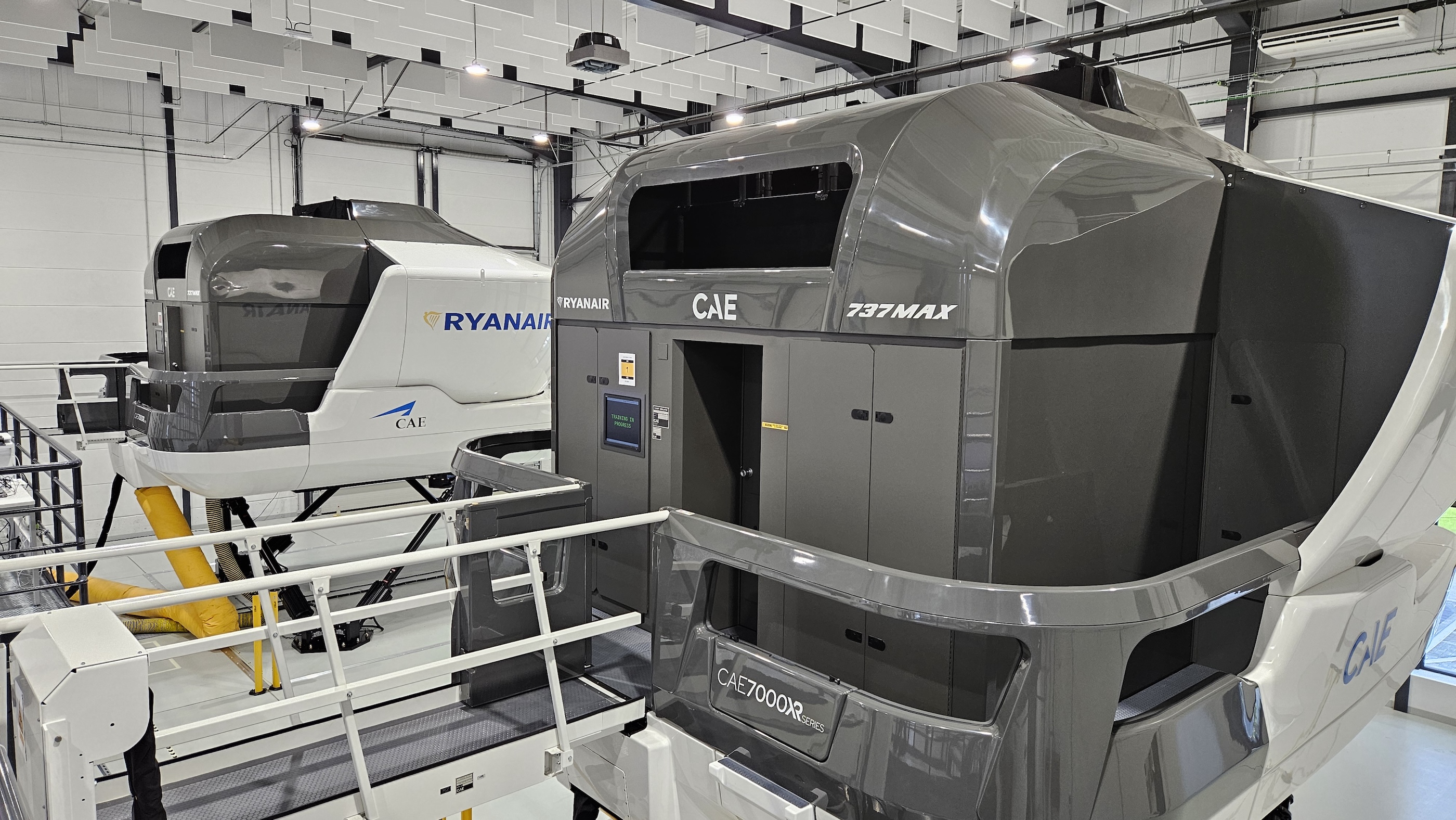 The center is equipped with two Boeing 737-8200 hydraulic simulators. Ultimately, the facility will have eight hydraulic simulators and two stationary simulators. License: Adam Sierak / PTWP