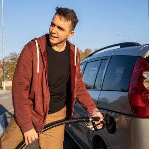 W tych województwach Polacy zatankują najtaniej