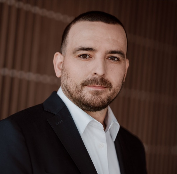 Mateusz Hammer, membro del consiglio di amministrazione di OchK, parteciperà al dibattito. Foto: materiali stampa.
