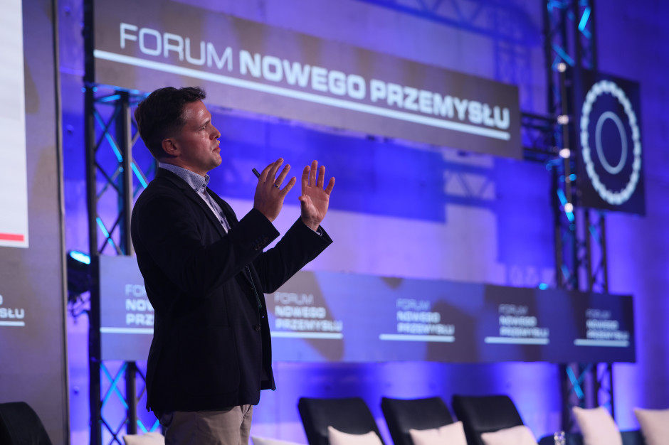 AI jest jak dom - ocenił Philipp Erdkönig Senior Pre-Sales Consultant, Webcon. Zauważył, że potrzeba solidnych fundamentów.  Fot. PTWP