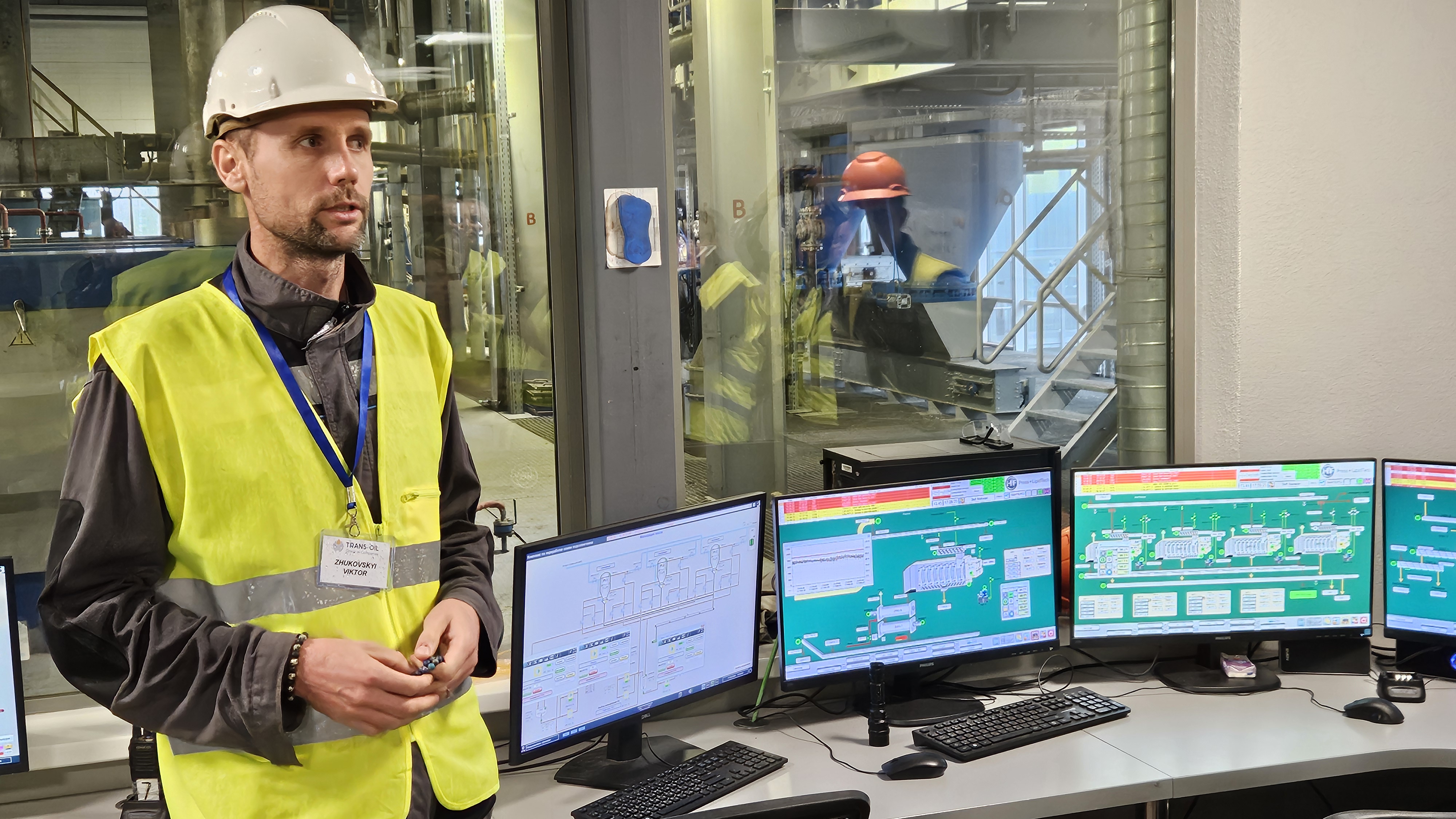 Trans Oil Group tesisinin kontrol odası. Fotoğraf: Adam Sierak / PTWP