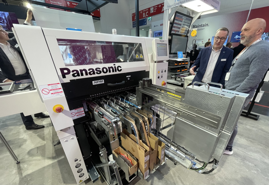 Panasonic podkreśla możliwości pełnej automatyzacji produkcji podzespołów elektronicznych.  Fot. Piotr Myszor / PTWP
