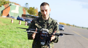 Dronowy zwrot w polskiej armii. W walce wykorzystamy nawet ptasie pióra?