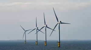 Procedury przy inwestycjach w wiatraki na morzu i lądzie będą skrócone