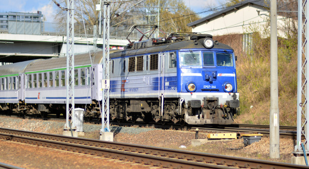 Szukają ludzi do pracy. Płacą 8 tys. zł plus cała masa dodatków