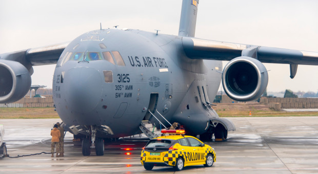 Małżeństwo z rozsądku cywilnych lotnisk z wojskiem. Chodzi o pieniądze