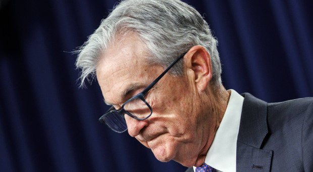 Rząd USA wypowiada wojnę szefowi Fed, dolar traci [HIRSCH O GOSPODARCE]