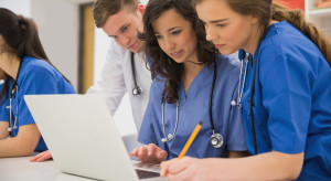 Giganci AI chcą zarabiać na naszym zdrowiu. "To próba wykreowania trendu"