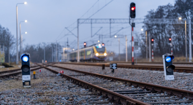 Szukają pracowników. 8 tys. zł pensji i długa lista dodatków