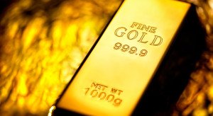 Mocna korekta na rynku złota. Notowania spadają o kilkaset dolarów