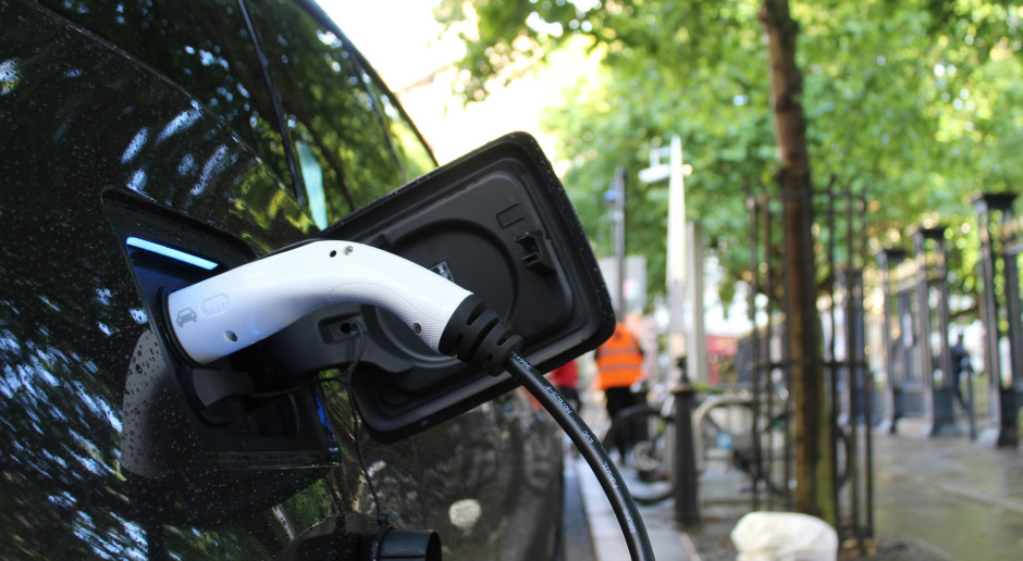 Tak KE chce chronić rynek przed zalewem chińskich elektryków. Dopłaty do aut tylko dla niektórych