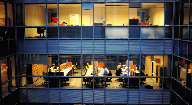 Zniknęło niemal 10 tys. etatów. Rynek pracy nie widział czegoś takiego od dekad