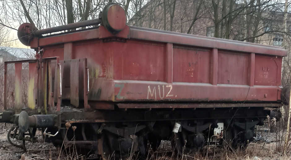 To jeden z ostatnich takich pojazdów w kraju. Kopalniany wagon zyskał drugie życie