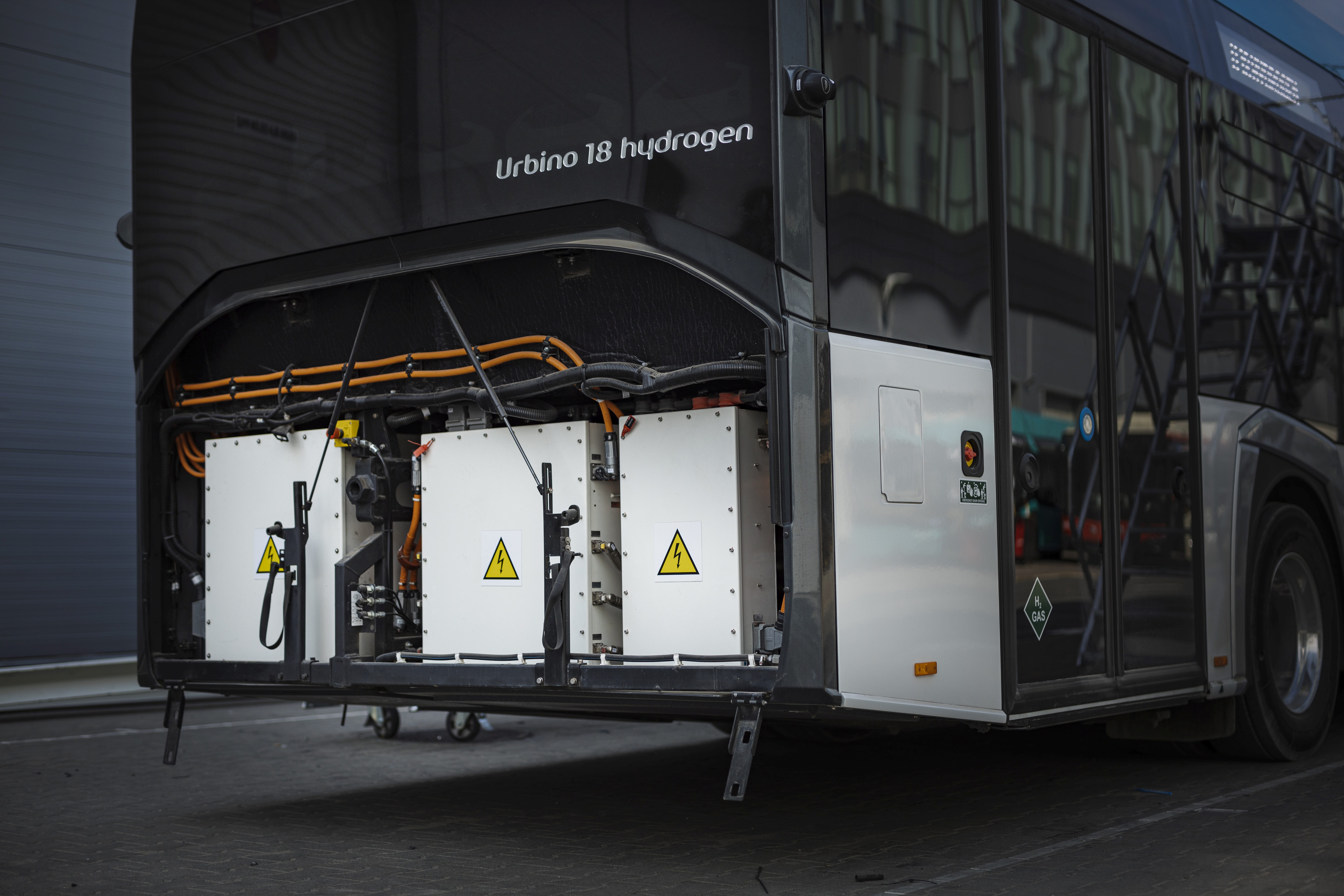 Autobusy polskiej produkcji korzystają z napędu modułowego produkcji Medcomu, dając odpór konkurencji z chińskimi pojazdami. Fot. Medcom