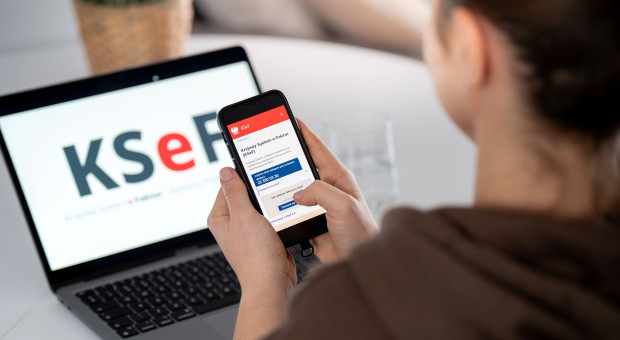 "Znikające faktury" w KSeF zaskakują firmy. Ministerstwo tłumaczy, co z tym robić