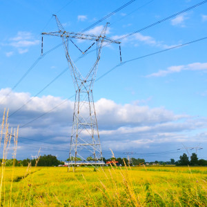 Polska traci tanią energię z OZE. Firmy płacą wręcz kary za jej pobór