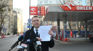"Ceny benzyny w Polsce sięgają niekiedy do 8 zł". PiS ma pomysł na tańsze paliwa