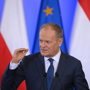 Tusk o cenach paliw: Orlen nie ma prawa zarobić na tej sytuacji
