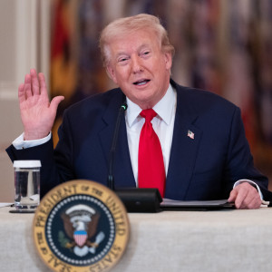 Jak zahamować wzrost cen ropy? Trump ma plan: będziecie zadowoleni