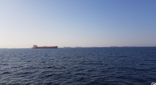 Pierwszy zachodni statek przepłynął przez cieśninę Ormuz